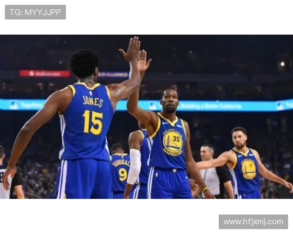 勇士与火箭激战正酣22号直播精彩瞬间全程回顾